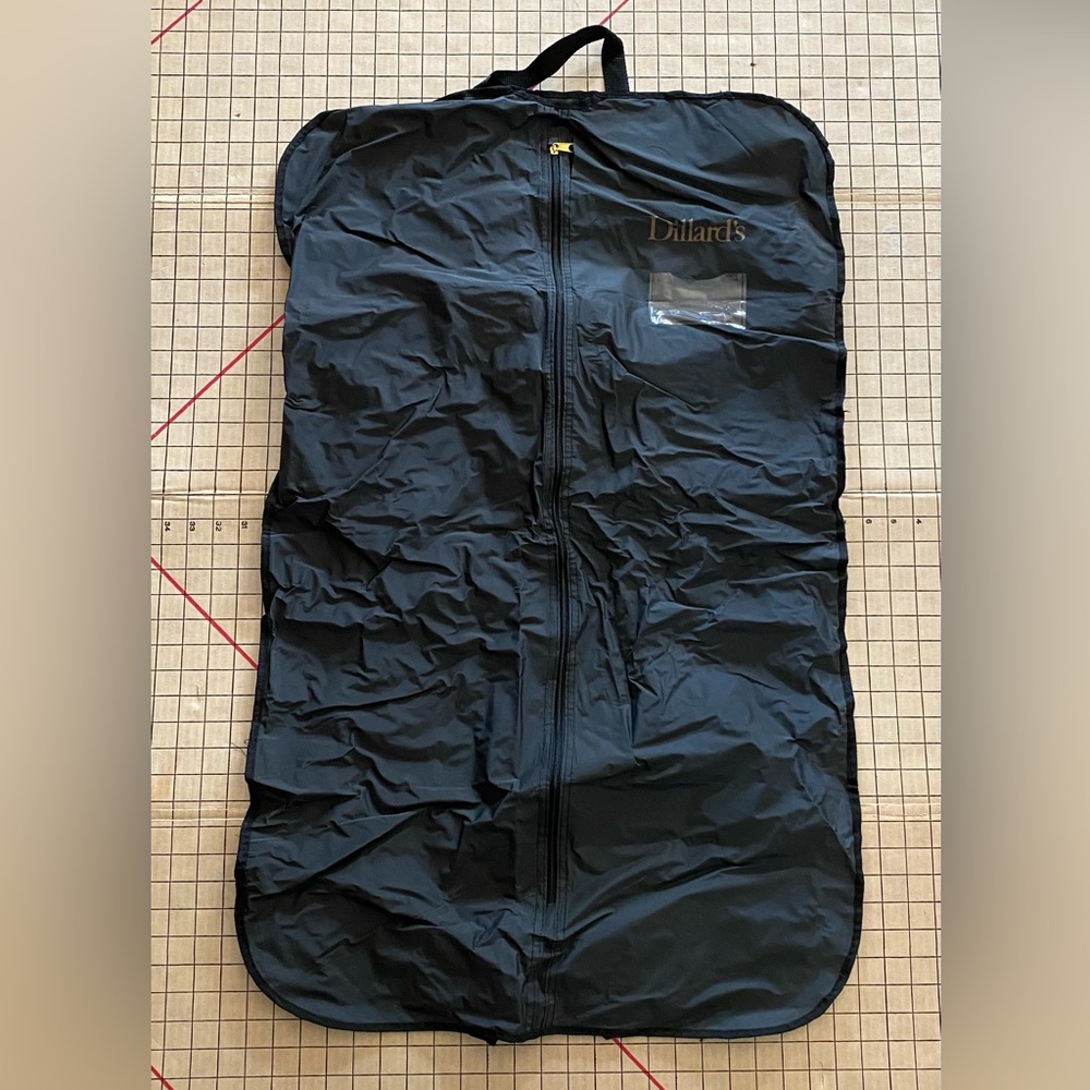 Vintage Dillard’s garment bag, black with zipper closure